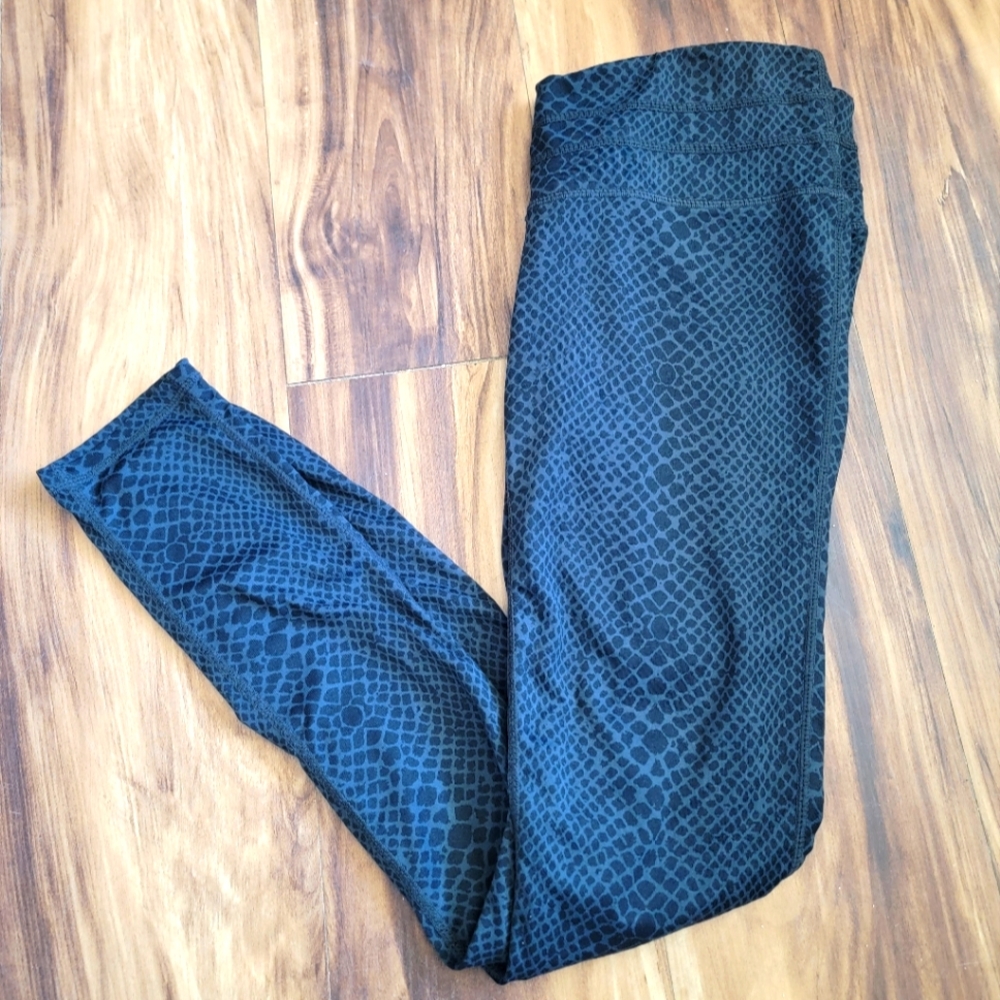 32  Degrees Weatherproof Cool Leggings Size S Snake Print Black